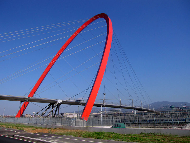 L'Arco Olimpico e, sulla destra, la Bolla di Renzo Piano sul Lingotto