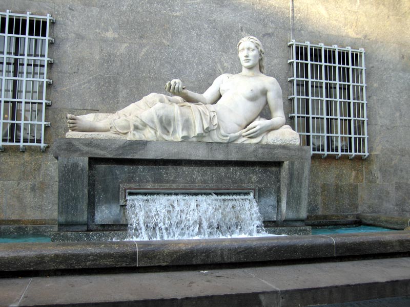 La Fontana della Dora Riparia in piazza CLN