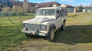 Il pick-up Defender Land Rover all'asta